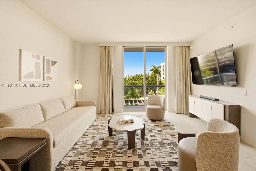 Residence 301 at Domus Brickell Park is a fully furnished 860 SF 1 bedroom with a den and 2 full bathrooms, plus a 38 SF private balcony.