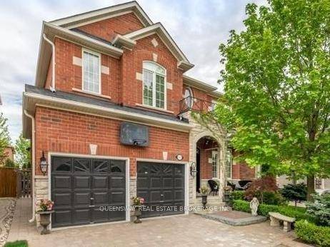STUNNING 4 BEDROOM, 4 BATH DETACHED HOME IN AURORAS HIGHLY DESIRABLE BAYVIEW NORTHEAST COMMUNITY !