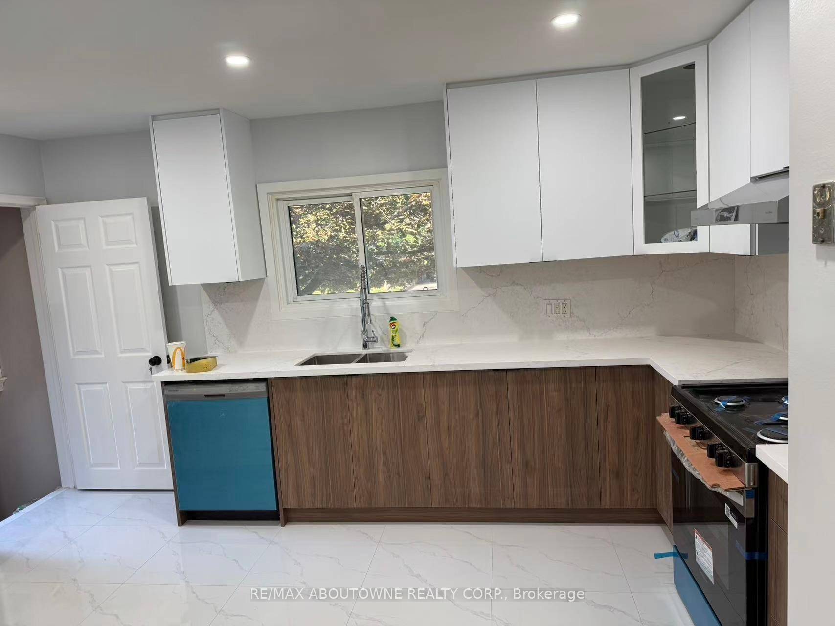 Available immediately, this newly renovated main unit of a bungalow offers two good sized bedrooms, a spacious living room, and a modern kitchen with brand new appliances.