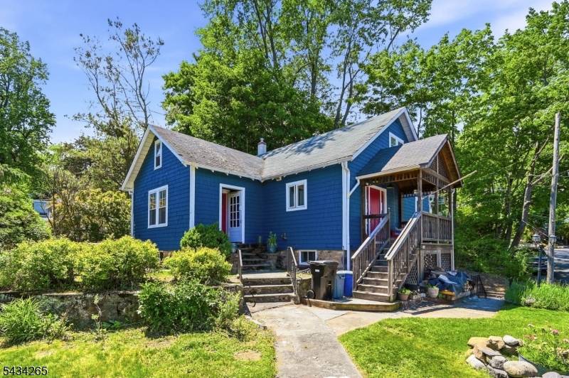 Welcome to 135 Franklin Rd, a charming 4 bedroom, 1 bath home situated on a spacious corner lot in the highly sought after Indian Lake community of Denville, NJ.