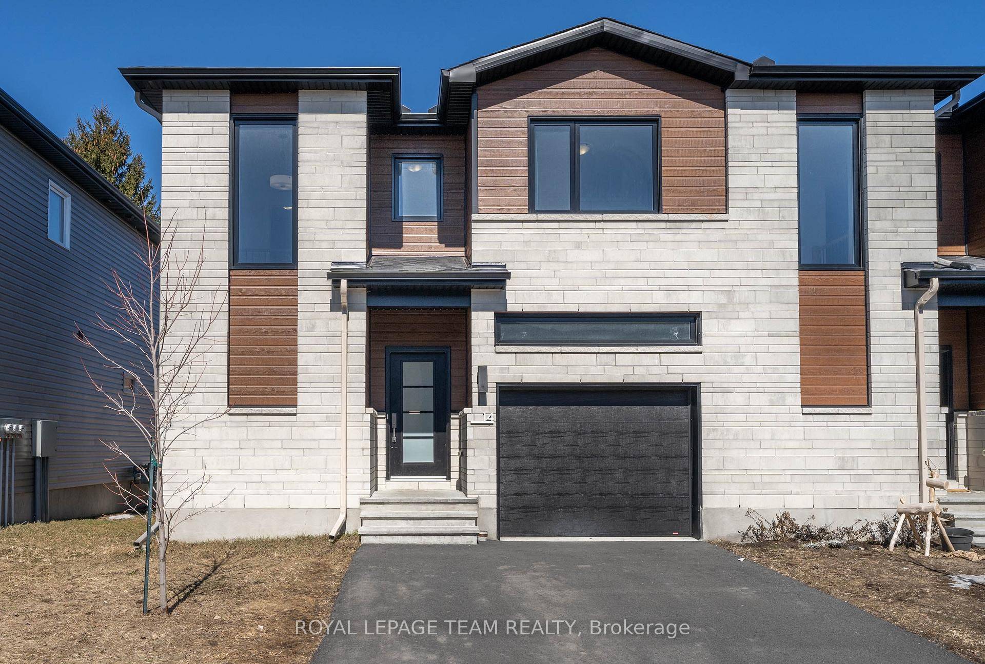 Welcome to 14 Livya St where style meets comfort just 25 minutes from Ottawa !