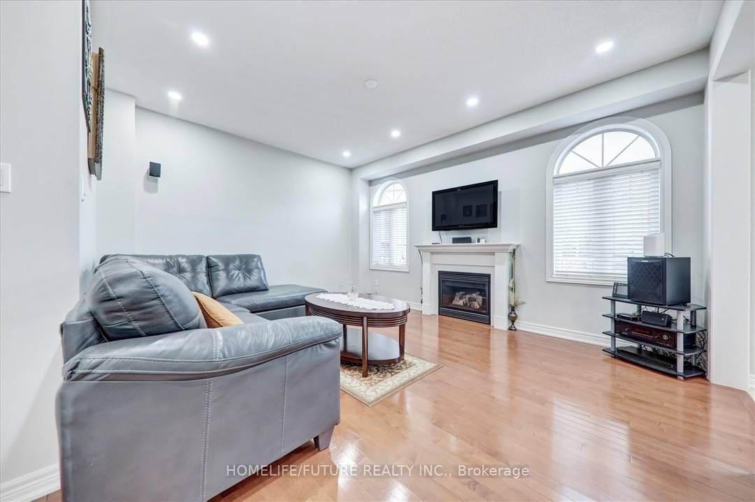 MUST SEE ! ! Welcome To This Beautiful 4 Bedroom Detached Home W A Corner Lot Nestled In A Quiet And Highly Sought After Sandringham Wellington Neighborhood From The Moment ...