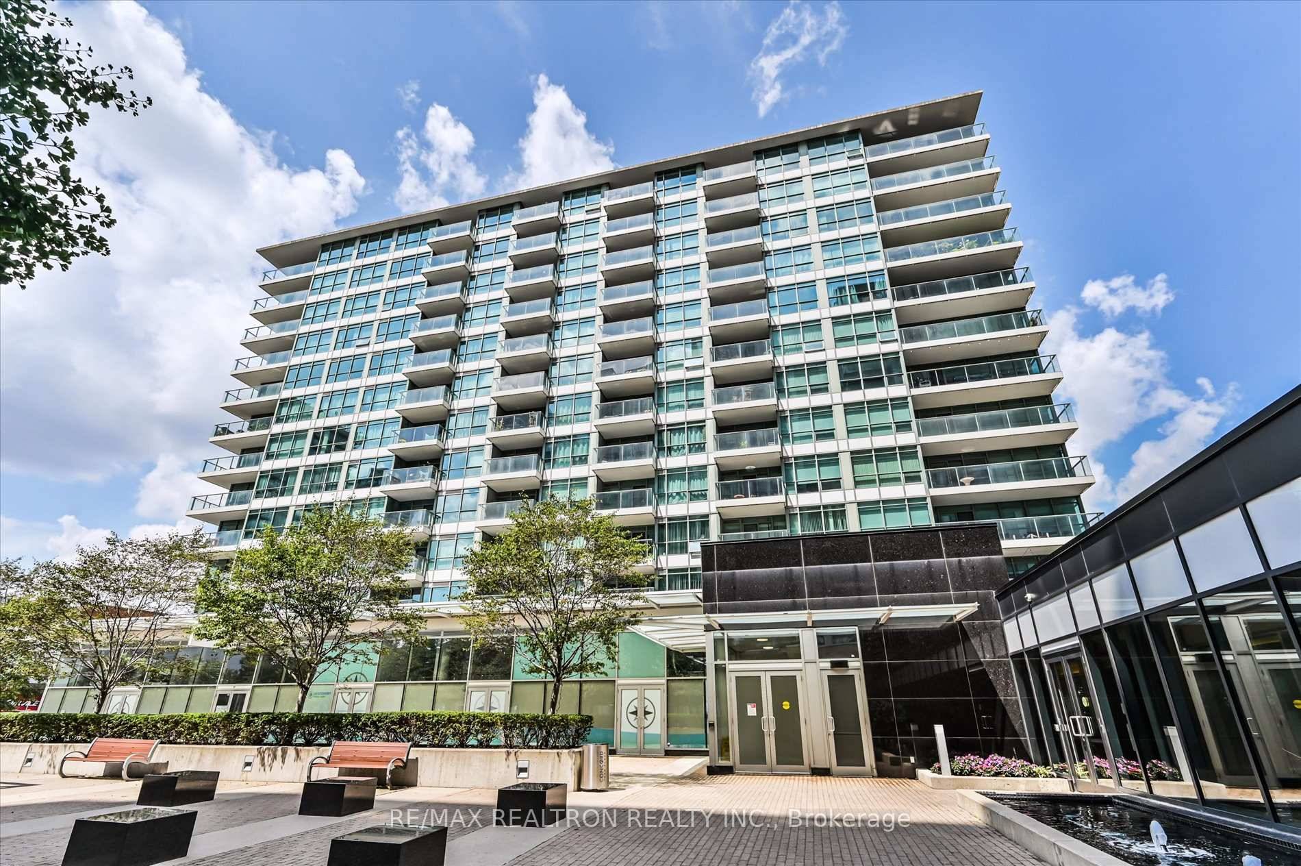 Discover this spacious 1160 sq ft 2 1 corner unit in a premier North Toronto condo, offering an exceptional lifestyle.