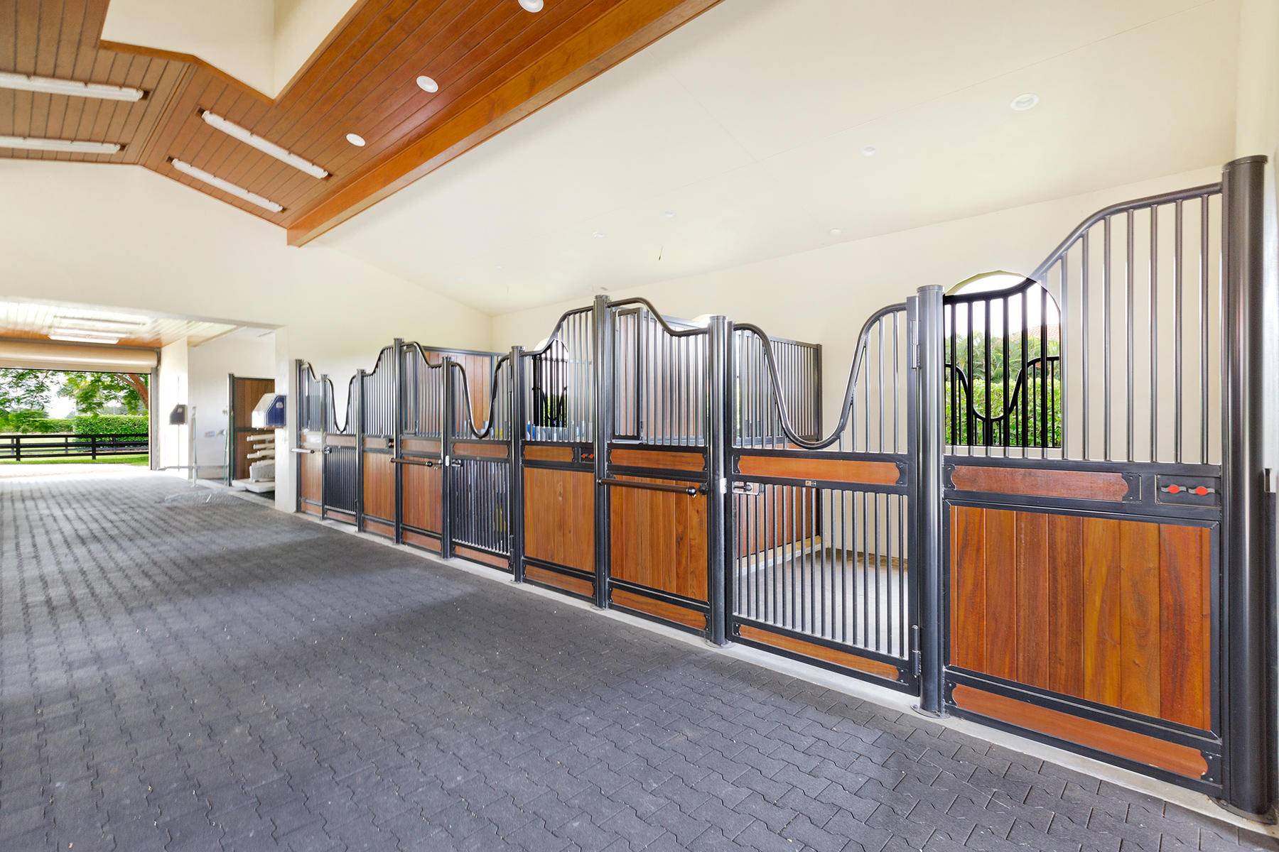 Incredible estate... everything you could want and more, only a short hack to the showgrounds.