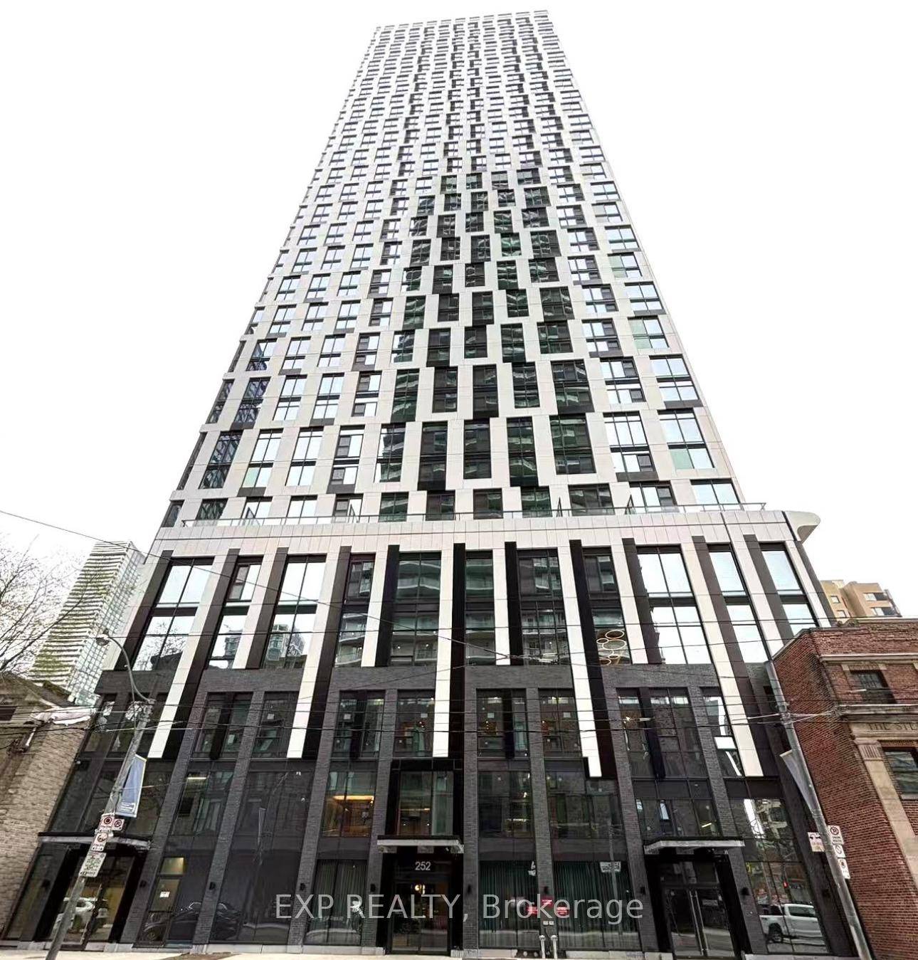 Discover 252 Church in the vibrant heart of downtown Toronto !