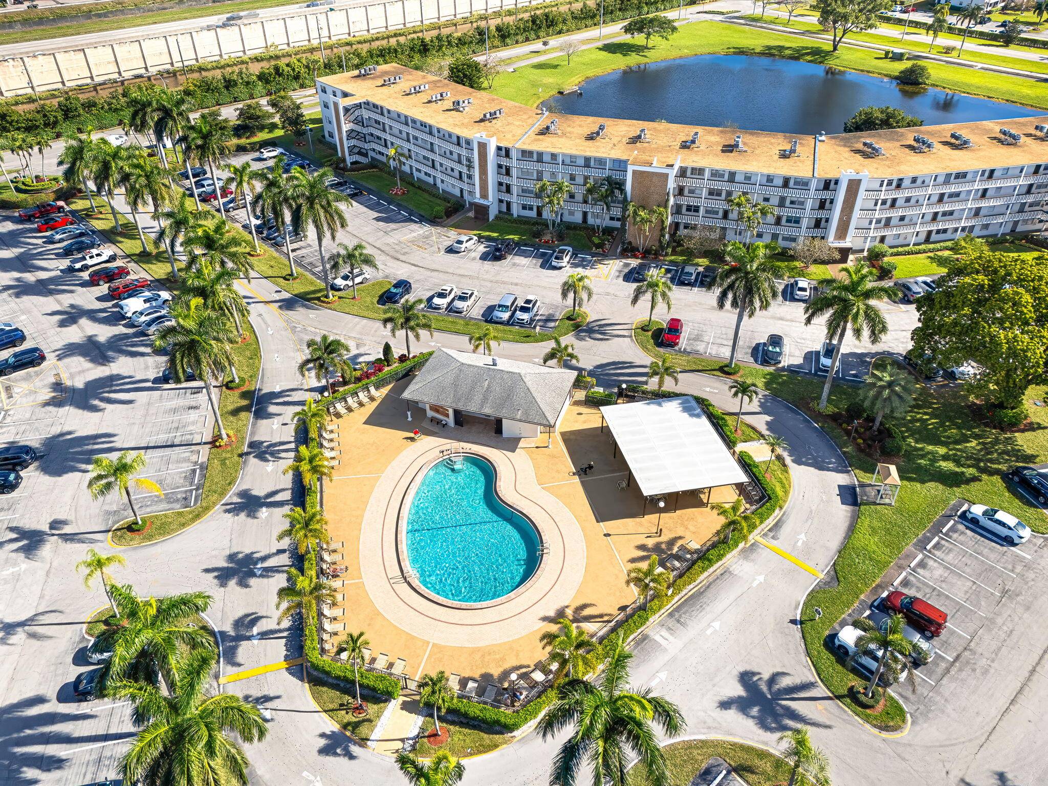 RENT RIGHT AWAY ! VIBRANT 55 COMMUNITY !