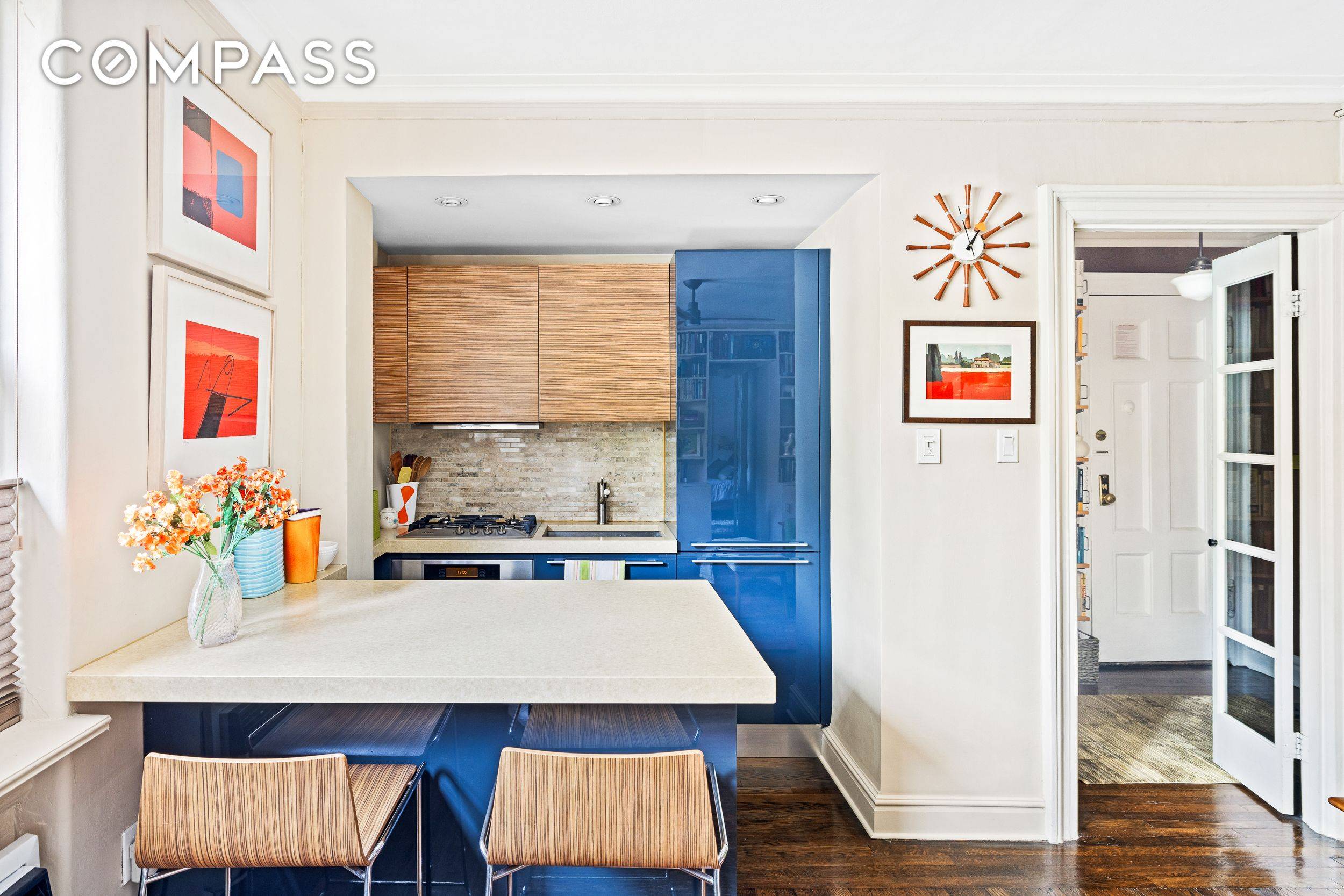 Bright and Sunny, Renovated One Bedroom In the Heart of Chelsea !