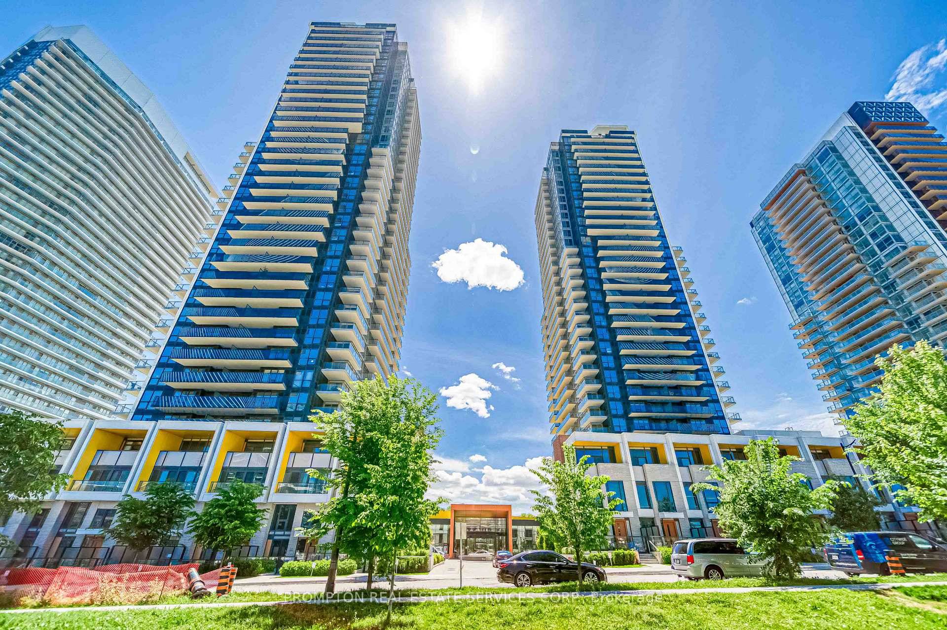 Luxury 3 Bedrooms Corner Unit Seasons In Concord Park Place.