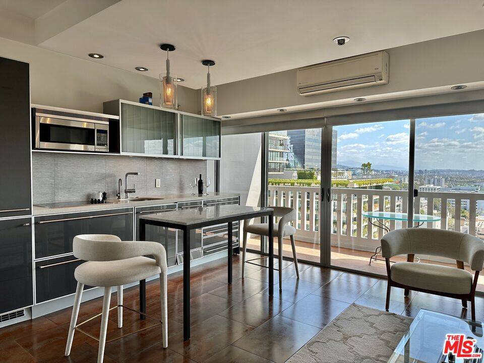 999 N Doheny Dr Sunset Strip La