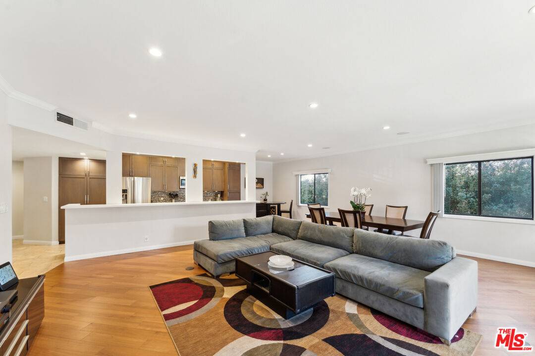 11737   Darlington Ave 2BR Brentwood La