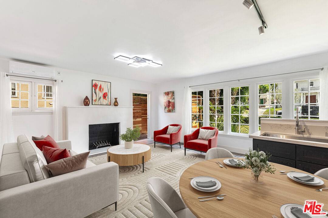 453  S Wilton Pl 7BR La