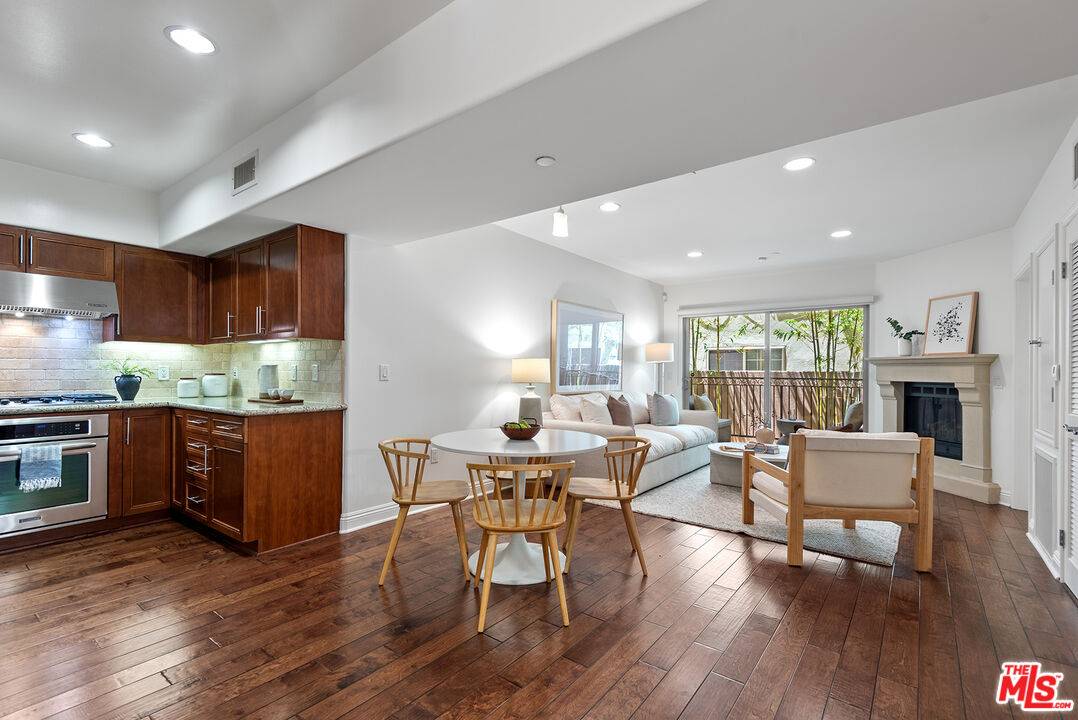 8238 W Manchester Ave 2BR La