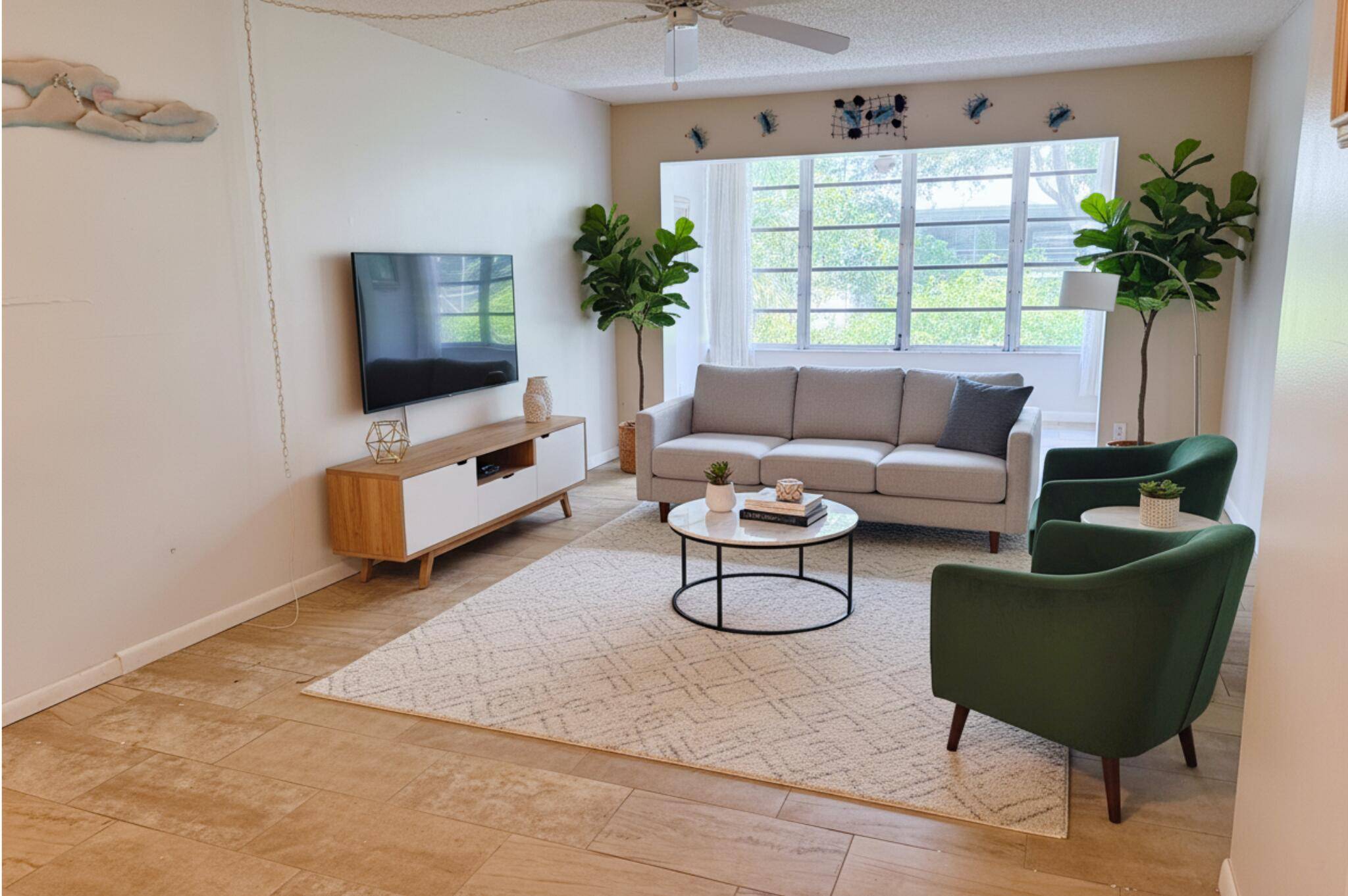 Welcome to this 2 bedroom, 2 bath condo in the highly desirable Sabal Pine community.
