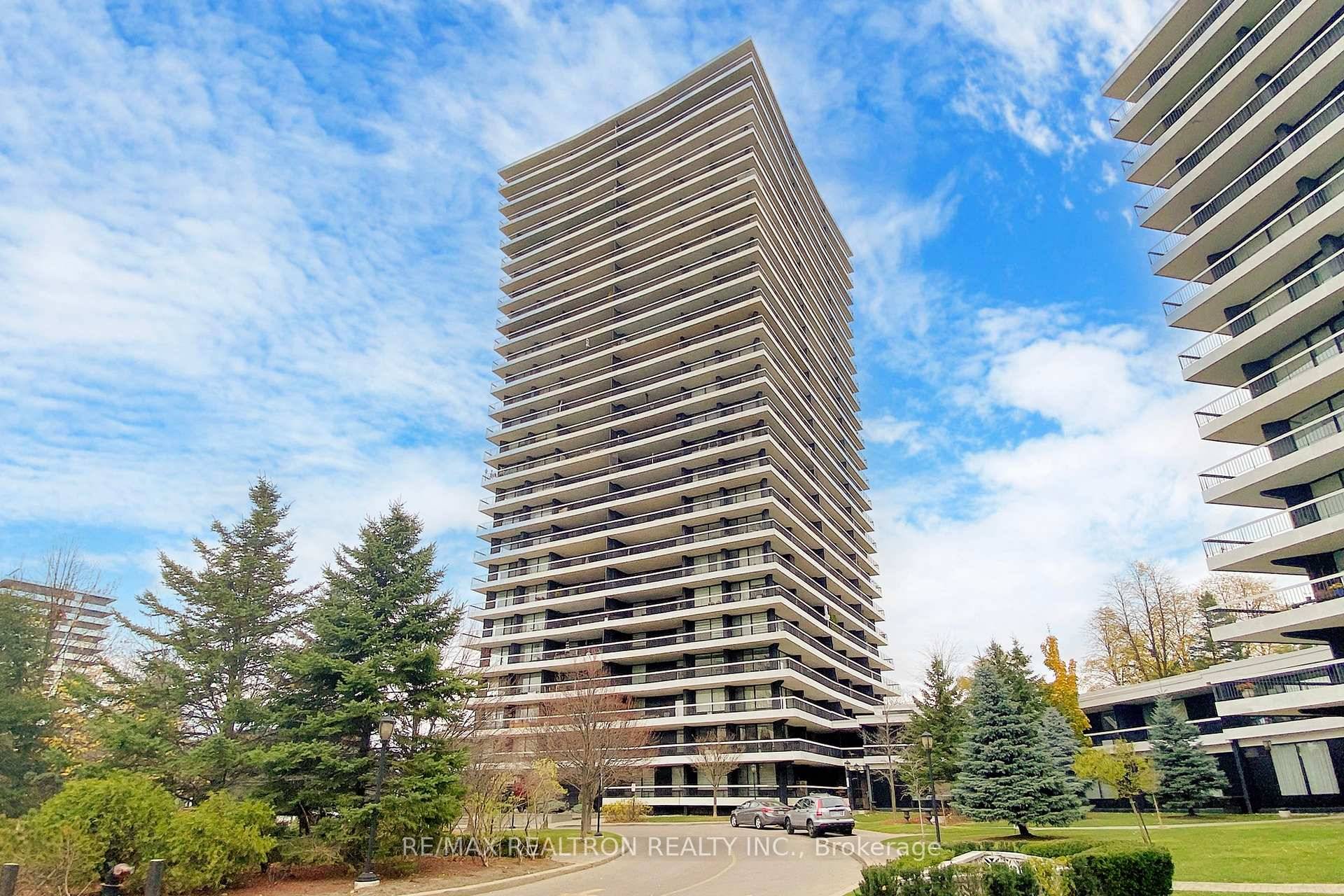Absolutely Stunning Corner Unit With Breathtaking Views !