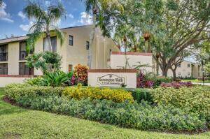 2 bedroom 2 bathroom apartment on the FIRST FLOOR, right in the heart of Boca Raton.