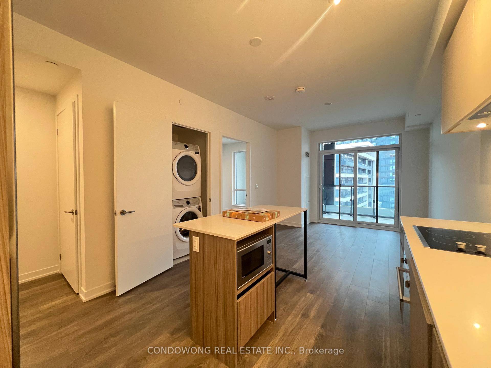Move into this bright 1 Bedroom at Beverley Condos Built By Daniels Home !
