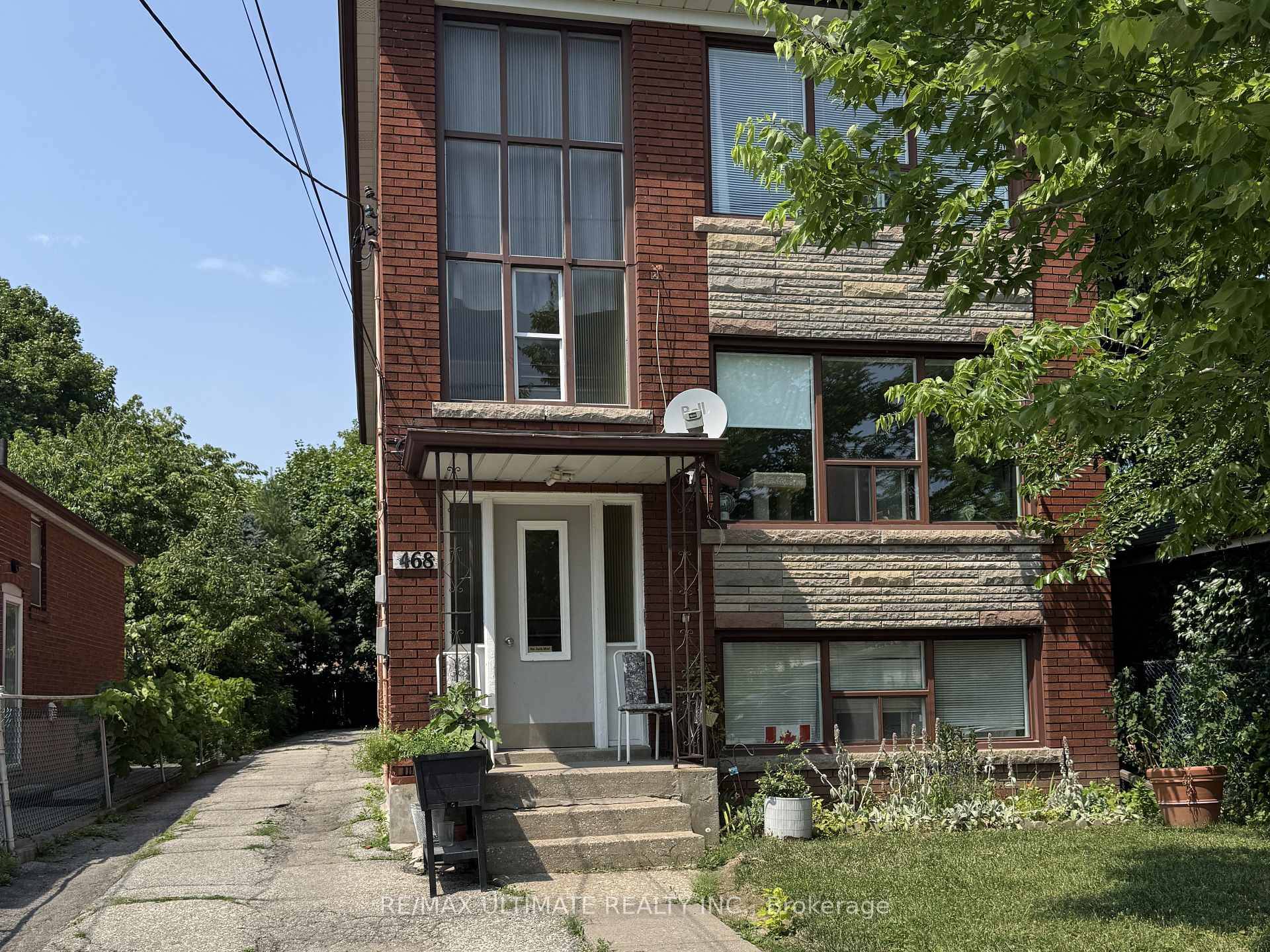 Are you looking for a spacious and affordable rental that checks all the boxes ?