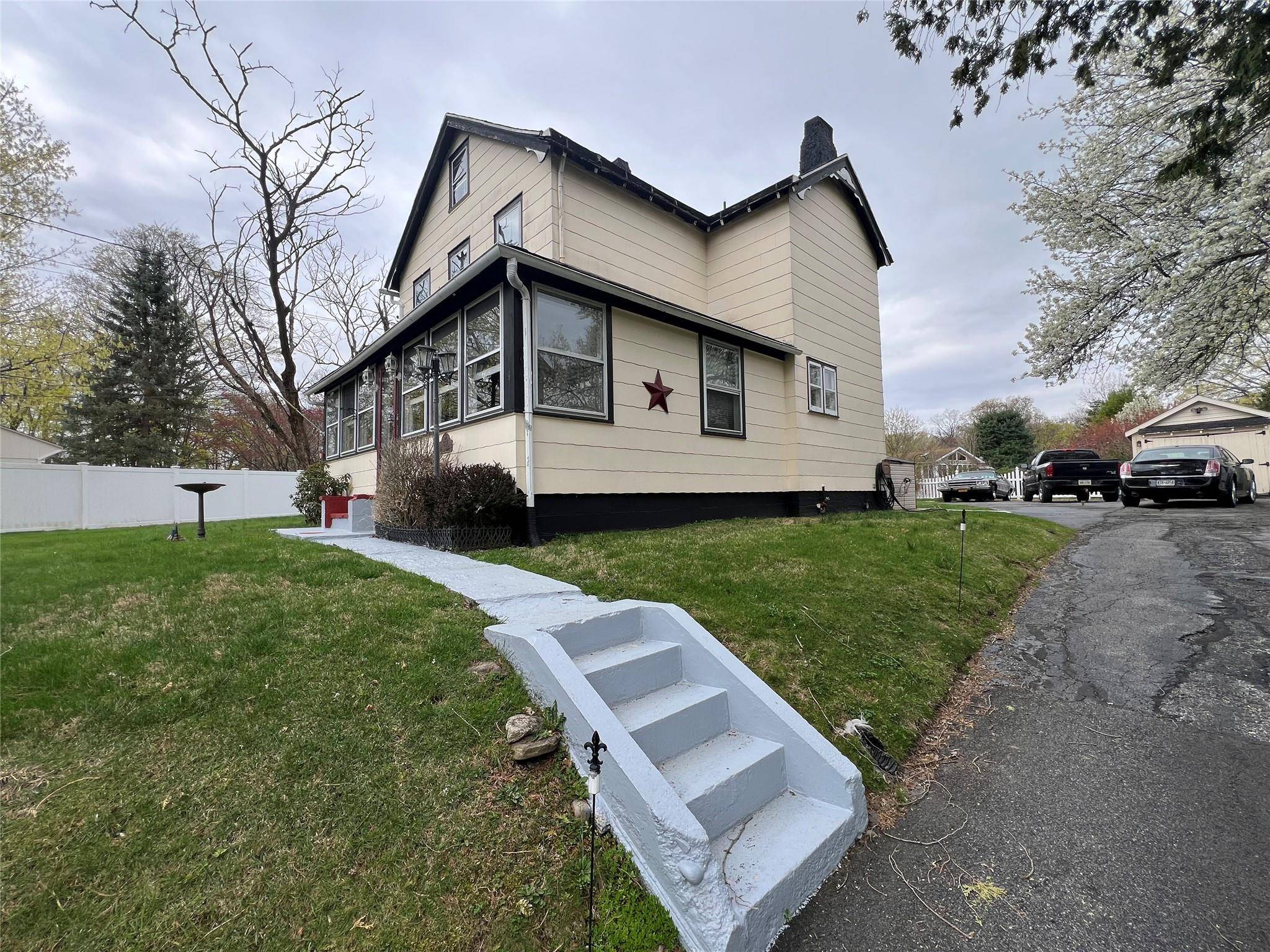 Welcome to 1731 Maple Ave, 2 Bedroom 1.