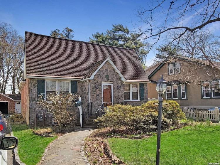 SHORT SALE SUBJECT TO BANK APPROVAL.