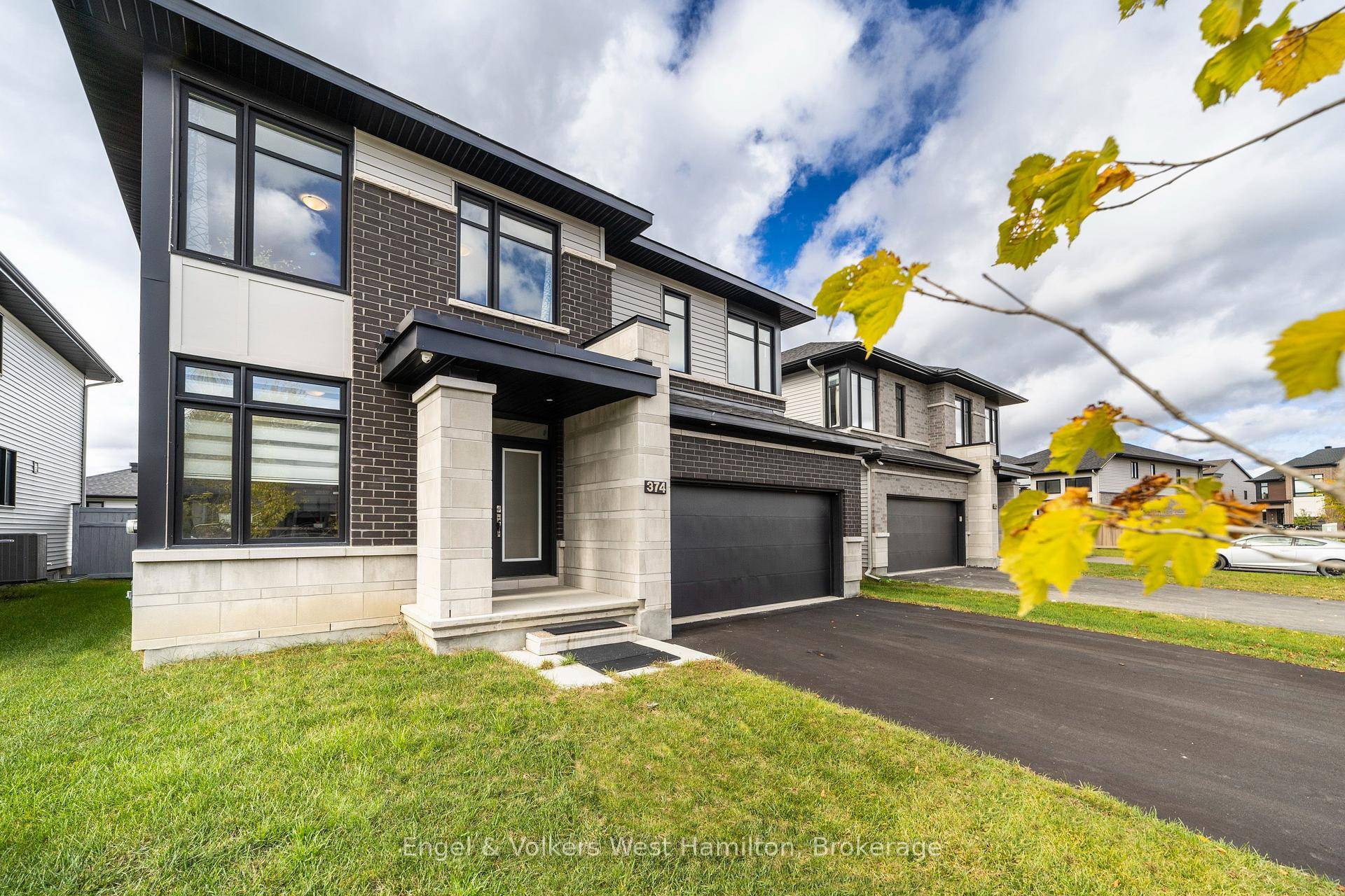 This Richcraft Ashmore demonstrates exceptional style through its thoughtful amp ; tasteful updates and smart modifications.