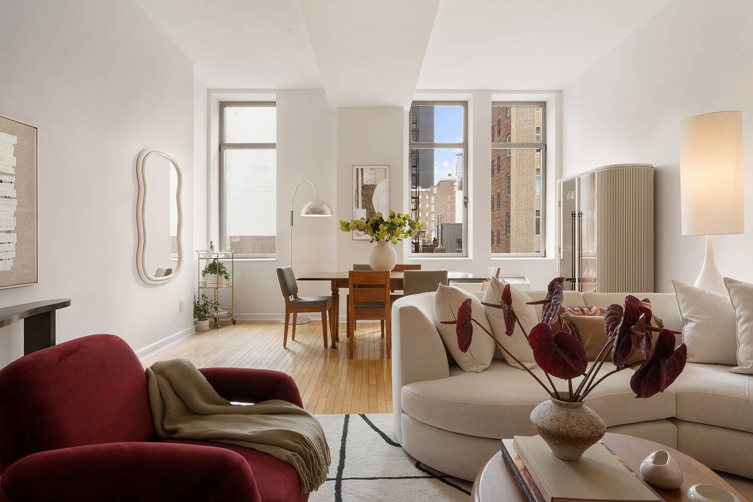 Loft 7K faces east and is bathed in natural light through three oversized windows.