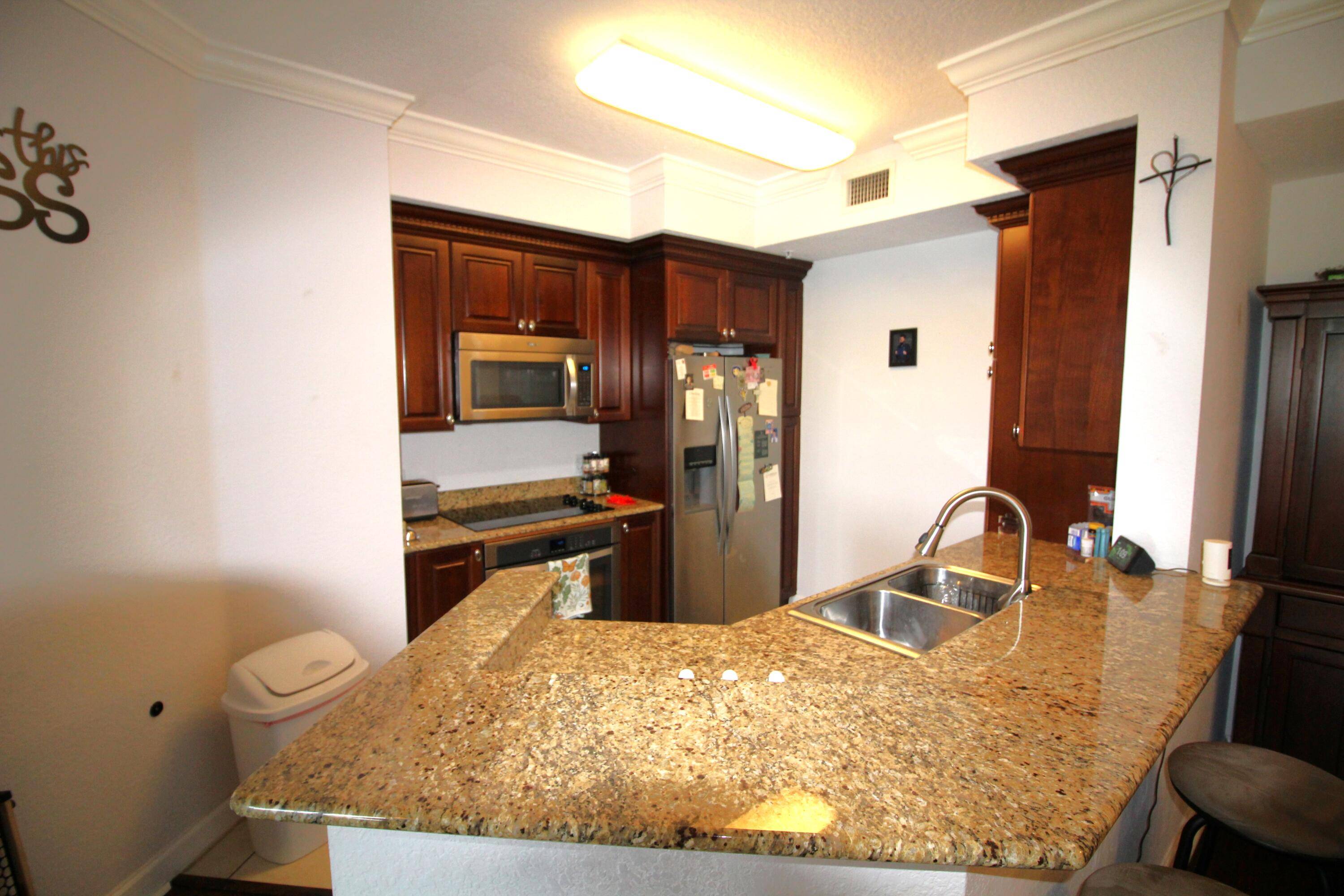 Welcome to your dream home in the heart of Boynton Beach !