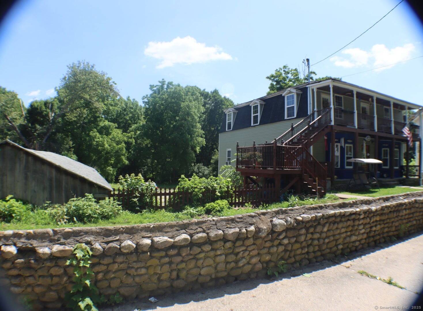 MOTIVATED SELLER ! ! ! COME CHECK OUT THIS AMAZING PROPERTY !