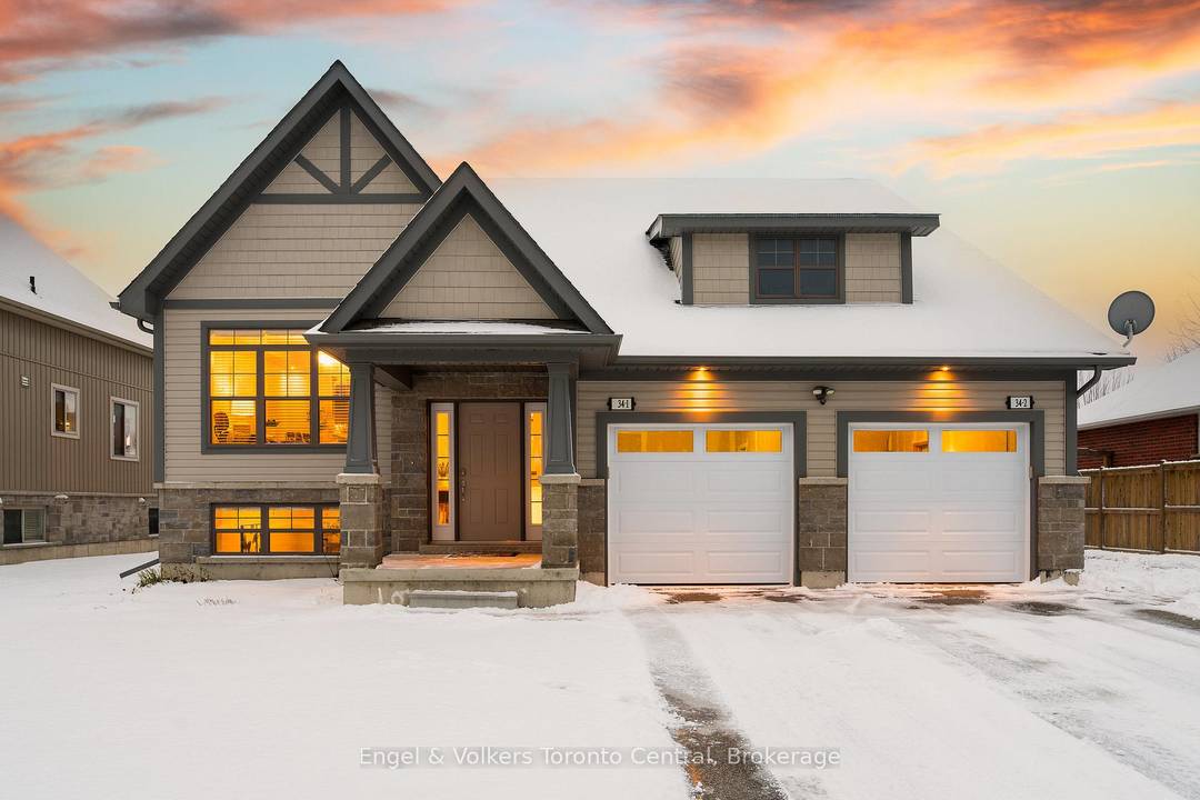 OVER 3700 SQ FT OF PREMIUM LIVING SPACE LUXURY CUSTOM BUILT BUNGALOW WITH RARE 3 BDRM EXECUTIVE LEGAL ACCESSORY APARTMENT IN PREMIER COLLINGWOOD LOCATION.