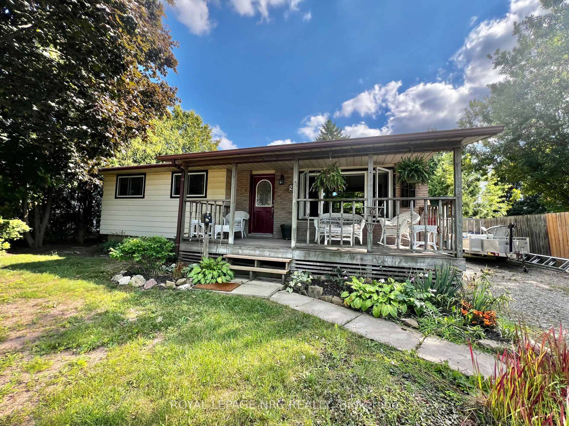 Welcome to 2 Pioneer Village Crescent in Thorold South.
