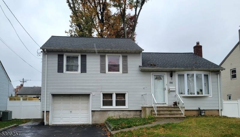 NEWLY LISTED WITH NEWER ROOF, WINDOWS, IS A POPULAR STYLE SPLIT LEVEL WITH DESIGNER EIK FEATURING GRANITE COUNTERS, MODERN CABINETS, SS APPLIANCES, IN A GREAT CONVENIENT LOCATION.