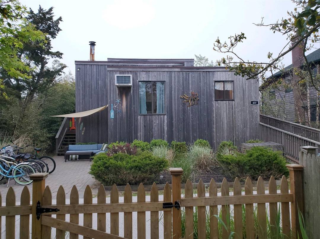 This Home is Available To Rent Weekly For 6, 000 NOT a month.