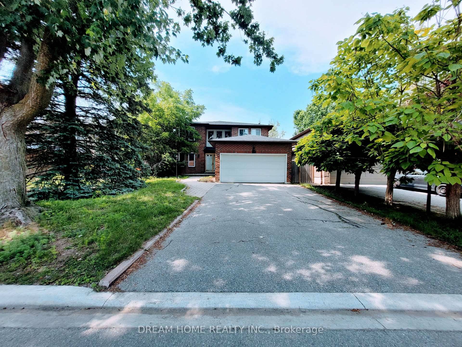 Desirable Markham Village On A Spacious Executive Home Closed To 3000 Sf, No Sidewalk !