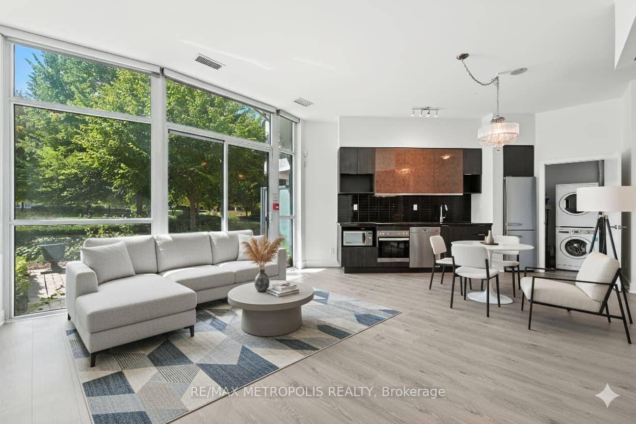 Welcome to Flaire Condos, a chic and modern residence located in the heart of Shops at Don Mills.