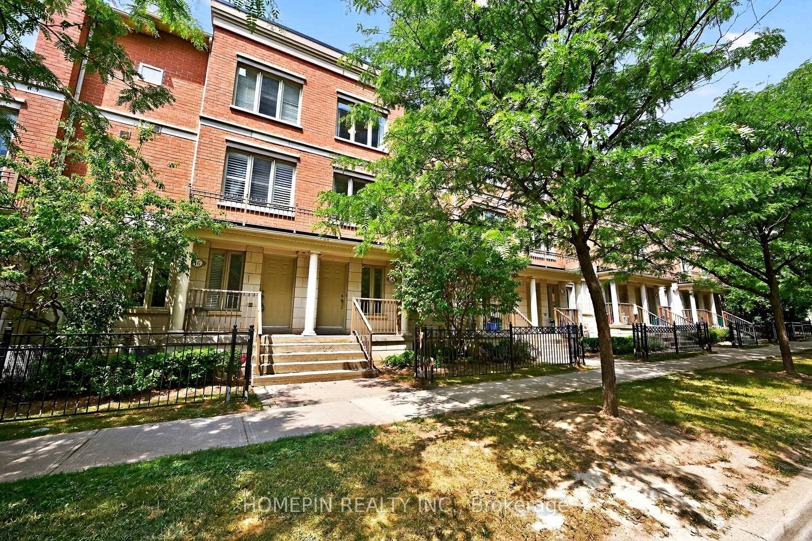 Welcome to 18 Times Ave where convenience meets comfort in the heart of Thornhill !