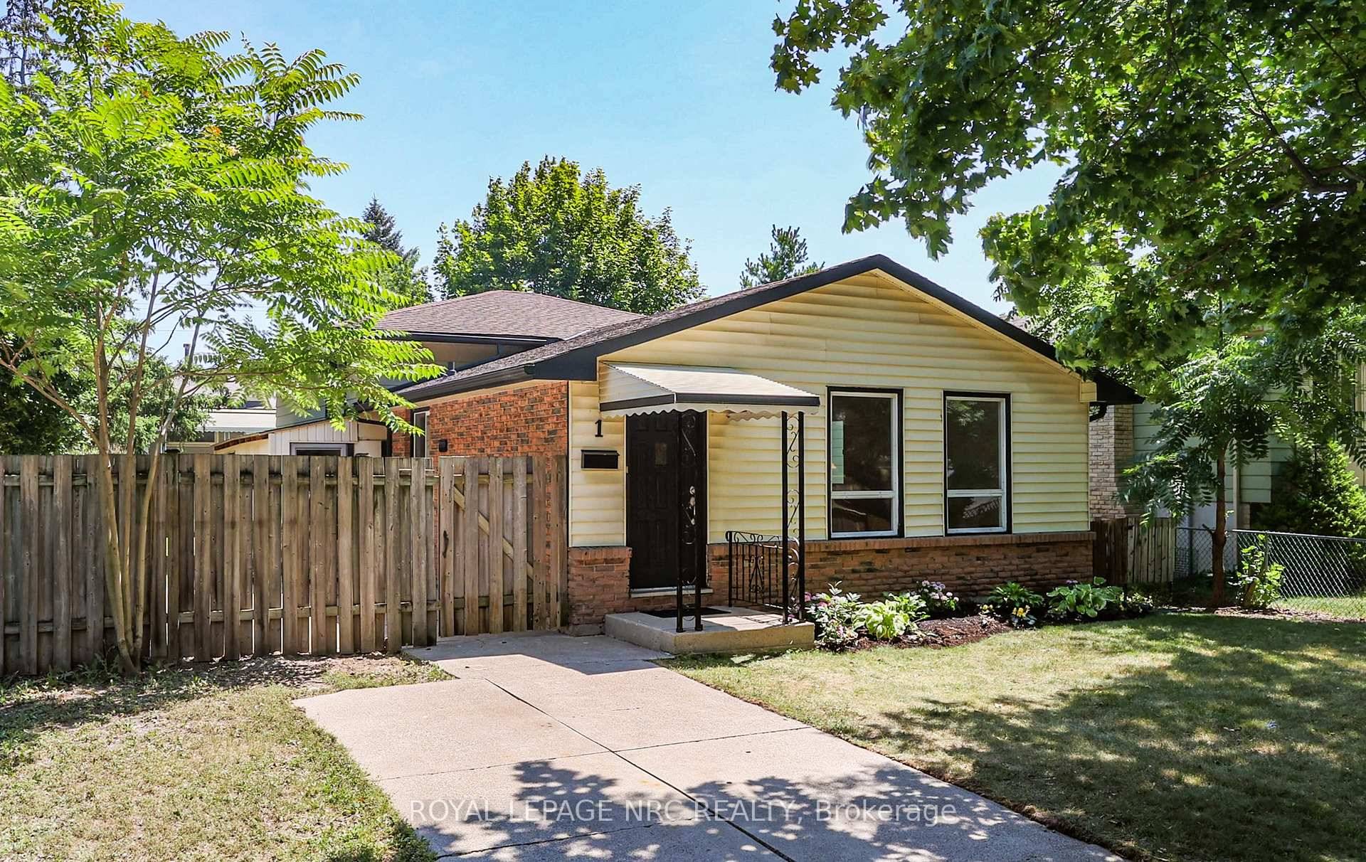 FAMILY FRIENDLY HOME IN NORTH END.