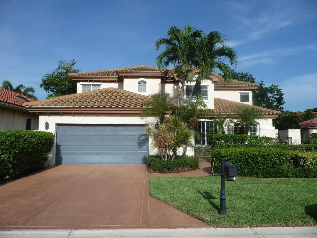 3 bed, 3 and A1 2 bath home in Boca Raton's gated Santa Barbara community.