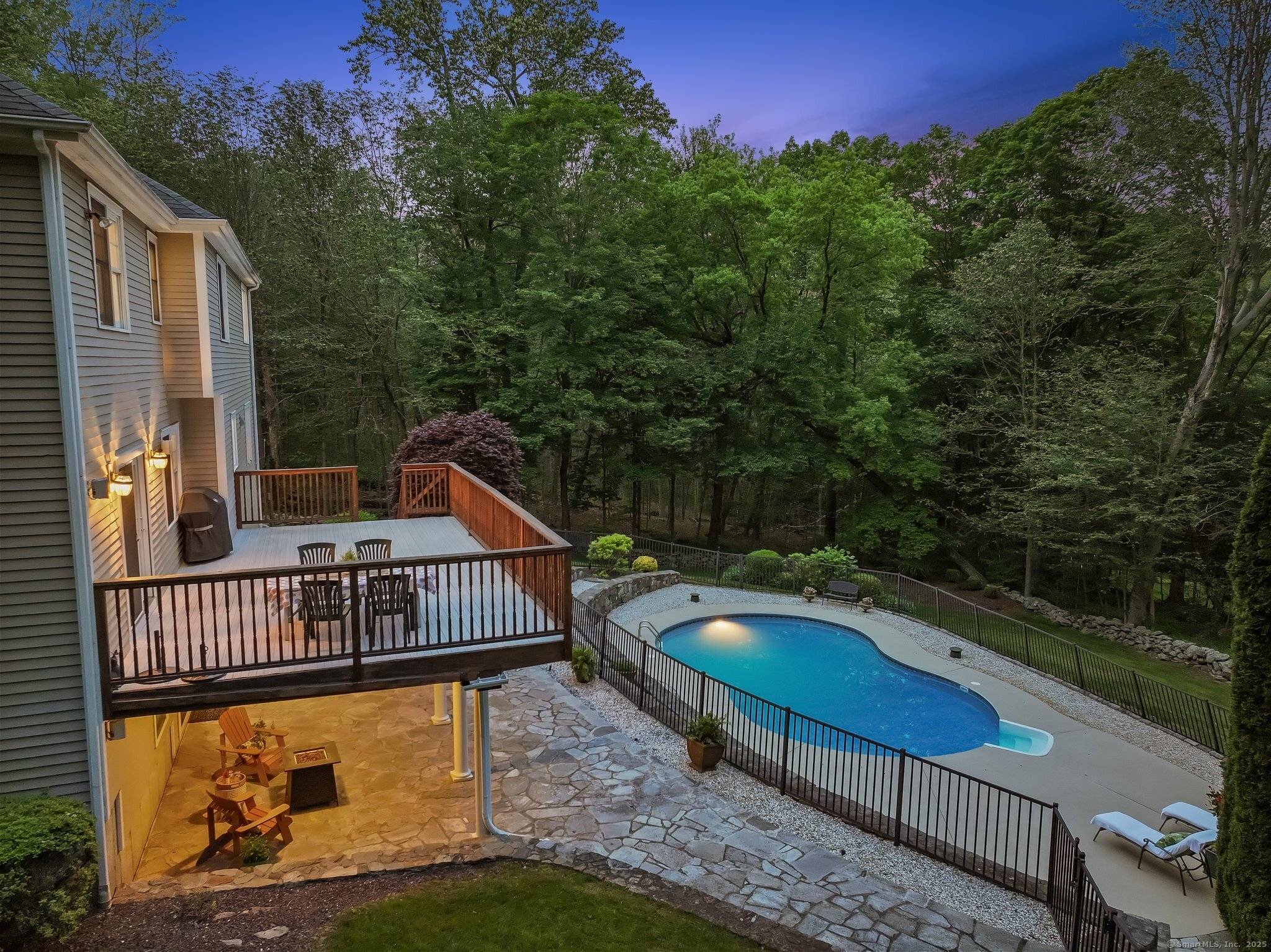 Lower Easton oasis offers a rare combo of secluded privacy and unbeatable convenience of nearby amenities and Metro North.