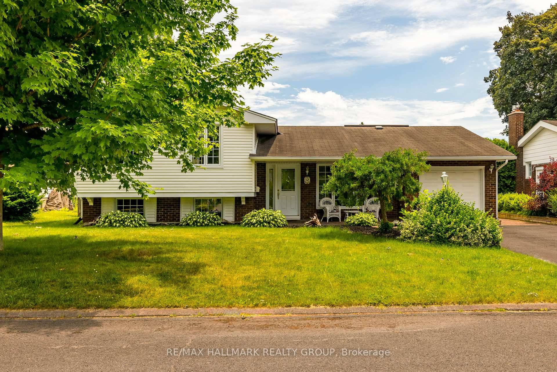Welcome to this beautifully cared for 3 bedroom, 1.