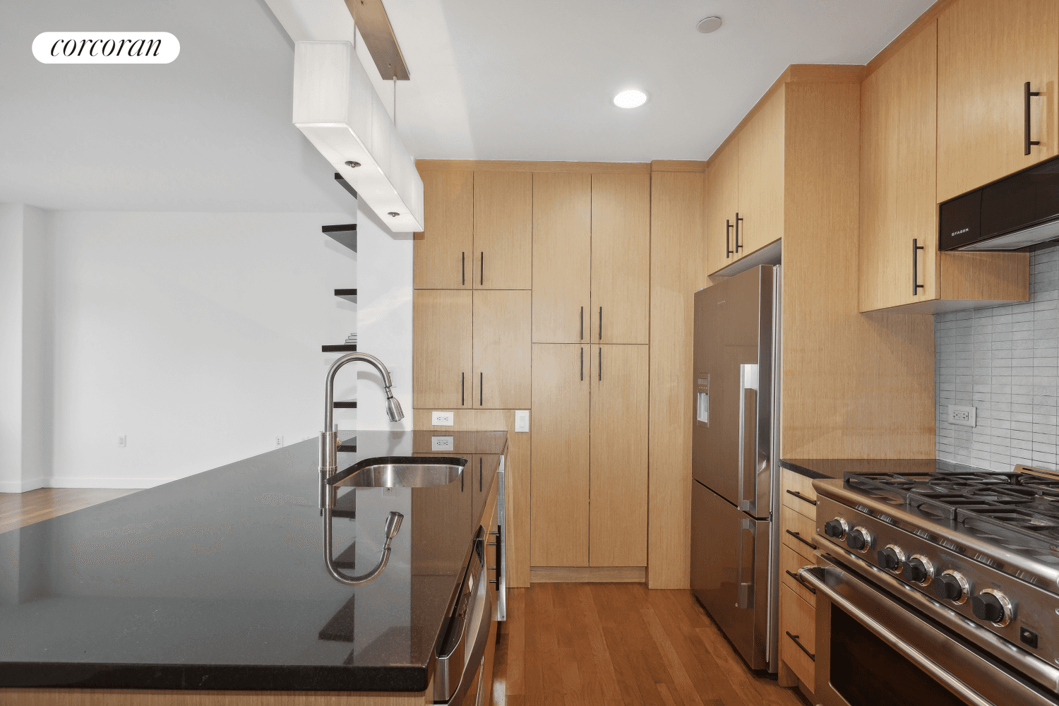 Welcome to your new home at One Hunters Point, 5 49 Borden Avenue, a full service condominium residence in Long Island City.