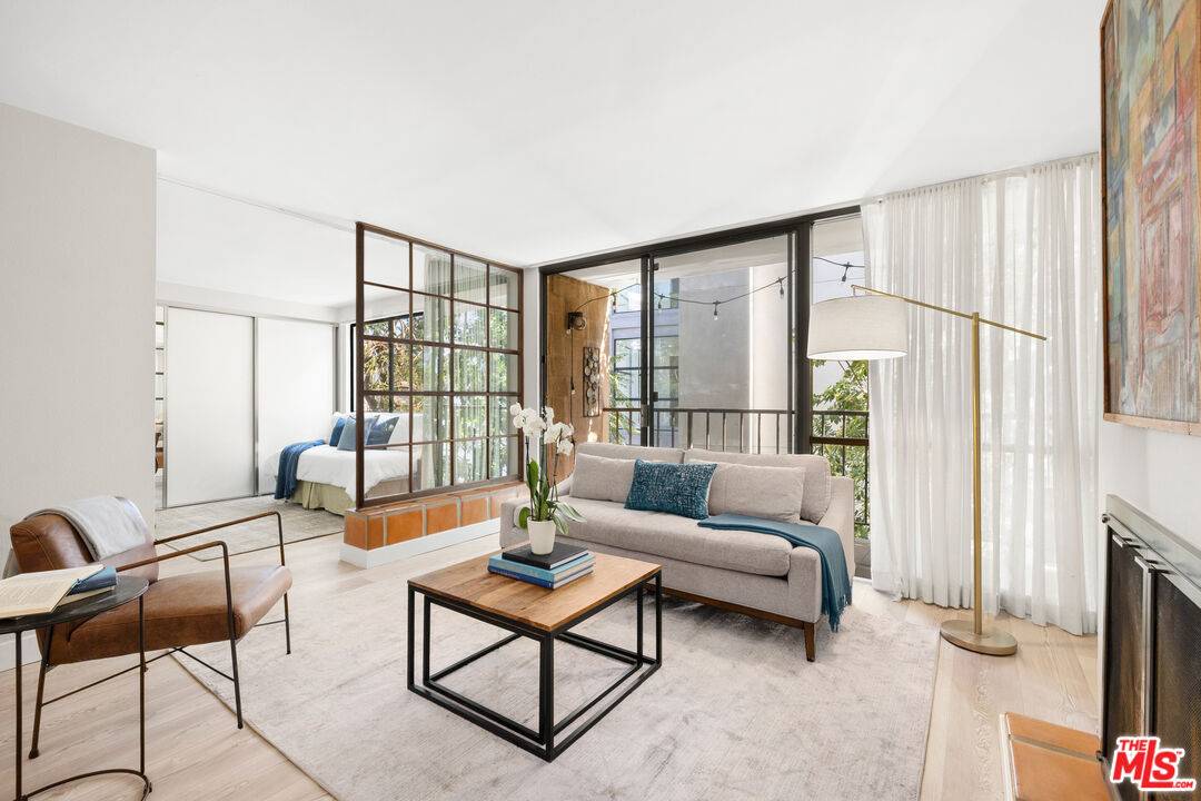 10966   Rochester Ave 1BR Westwood La