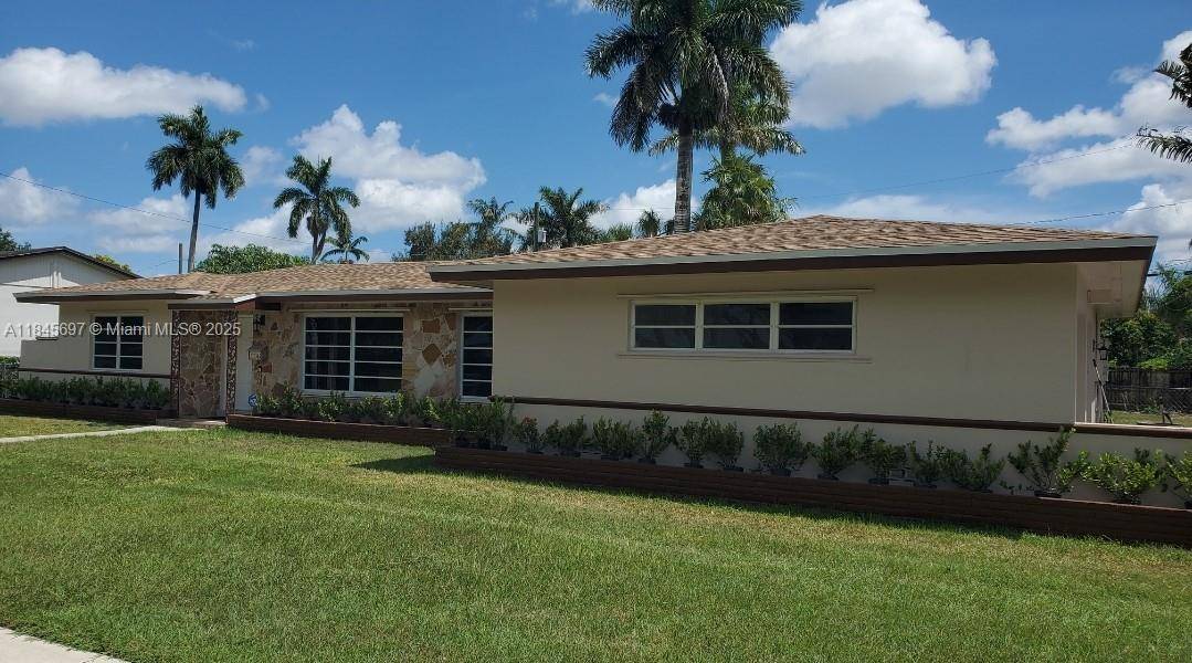 Beautiful Old Homestead Estate Home, 16, 500 square foot large lot, very quiet street with no upfront facing neighbors.