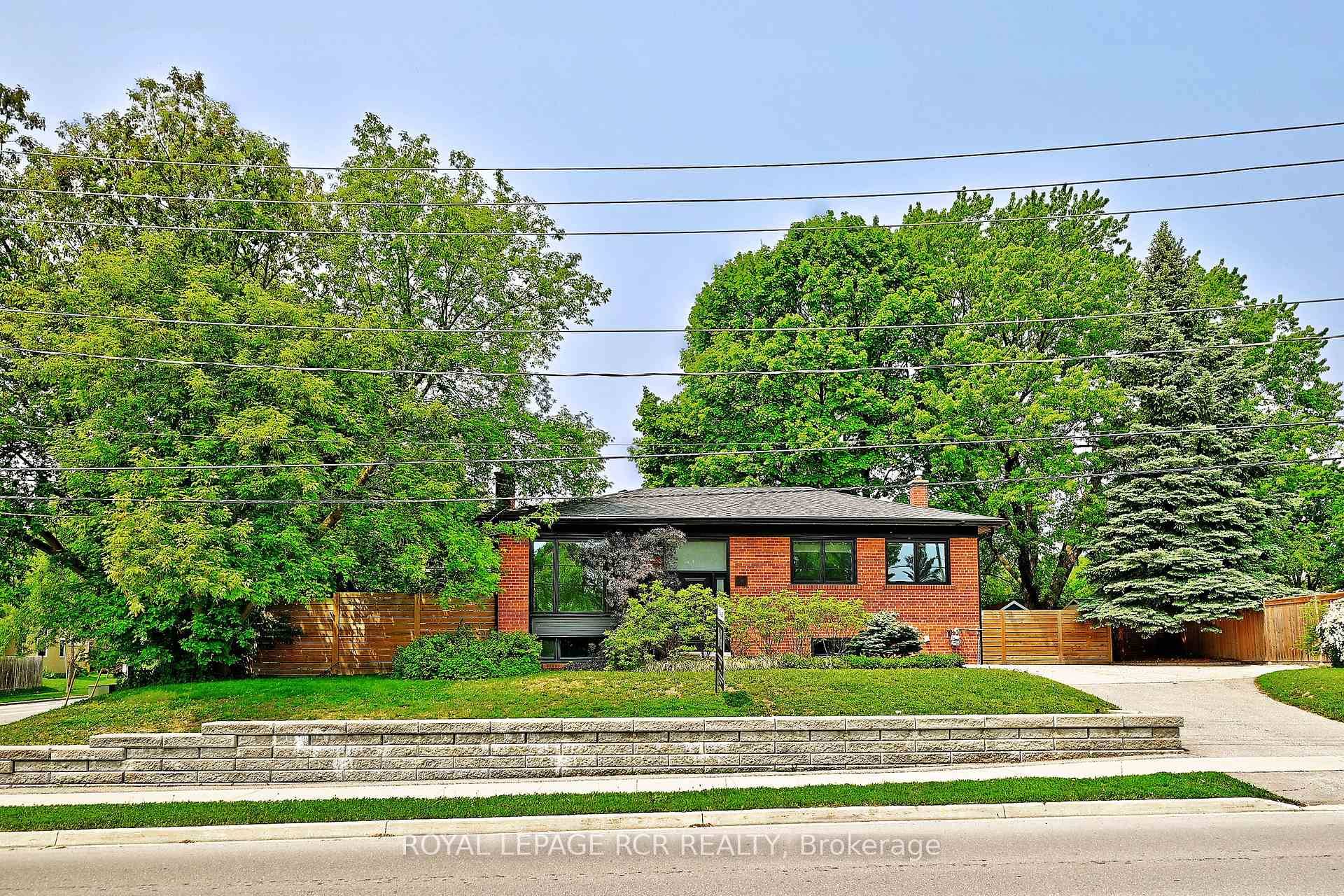 This stunning brick bungalow in the heart of Central Newmarket has been impeccably updated to offer modern comfort and timeless elegance.