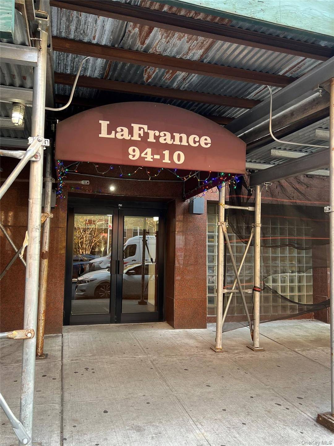 Beautiful amp ; Spacious Co op in Prime Elmhurst !