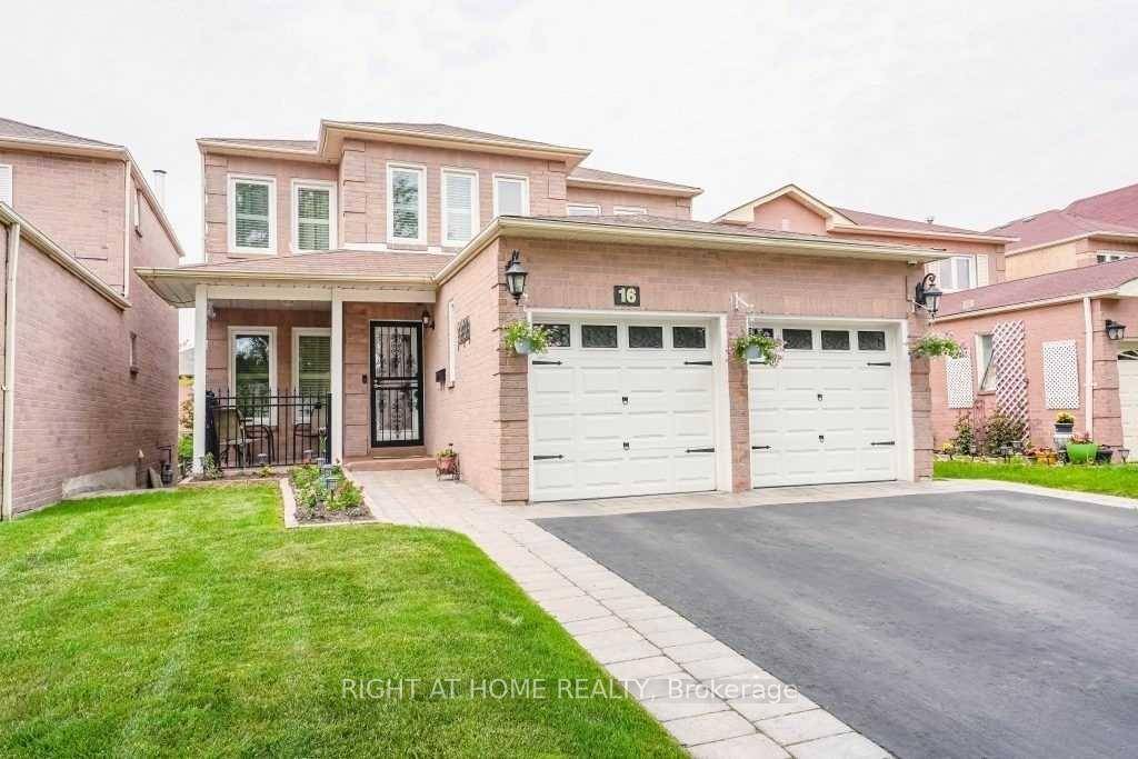Bright amp ; Immaculate 4 Bedroom Family Home with Finished Walkout Basement !