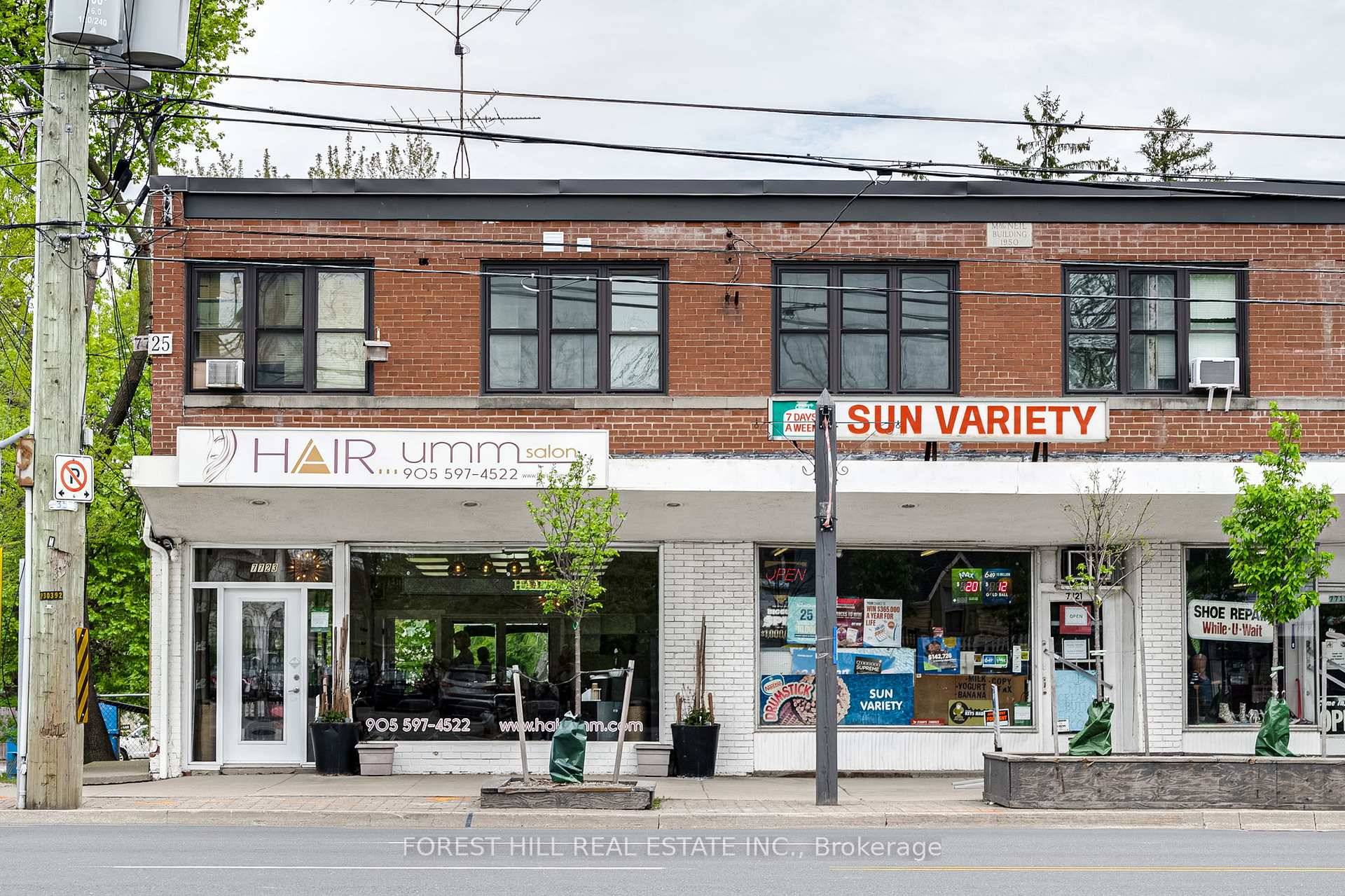 Charming Renovated 1 Bedroom in Historic Thornhill Village.