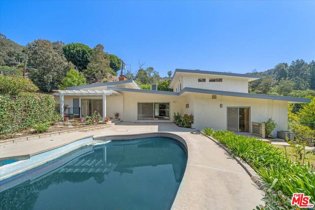 4081   Mandeville Canyon Rd 4BR Brentwood La