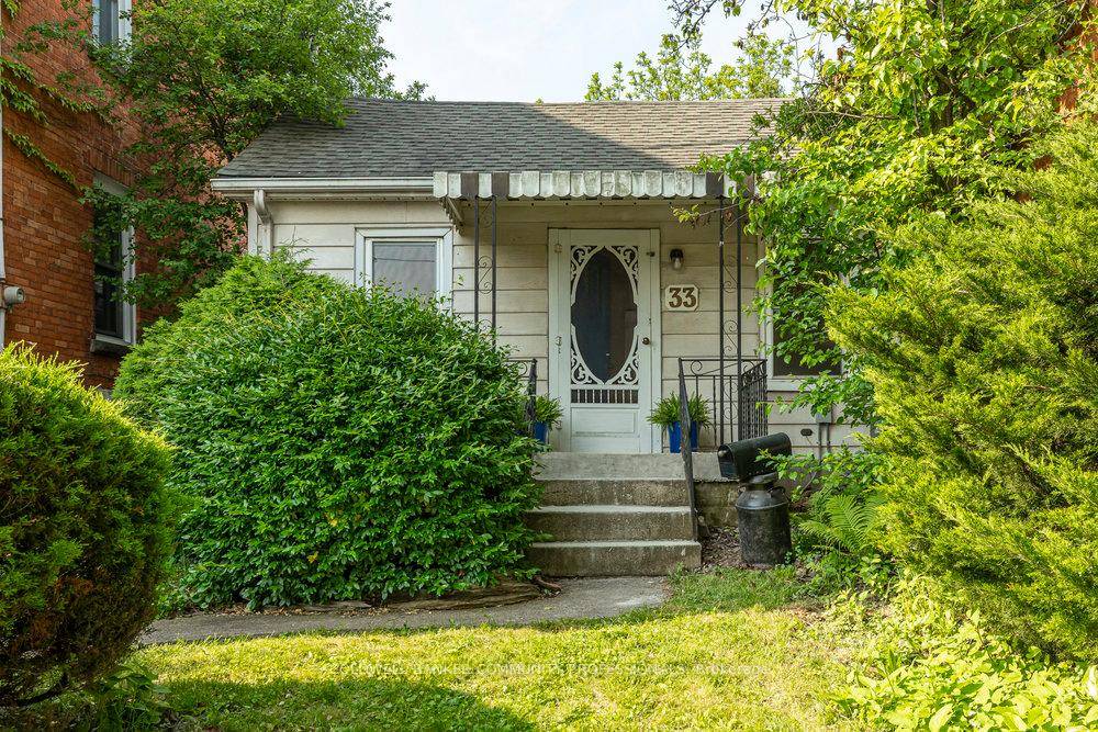 Welcome to Melbourne Street an exciting opportunity to own a detached home on an extended lot in one of Hamilton's most sought after neighbourhoods.
