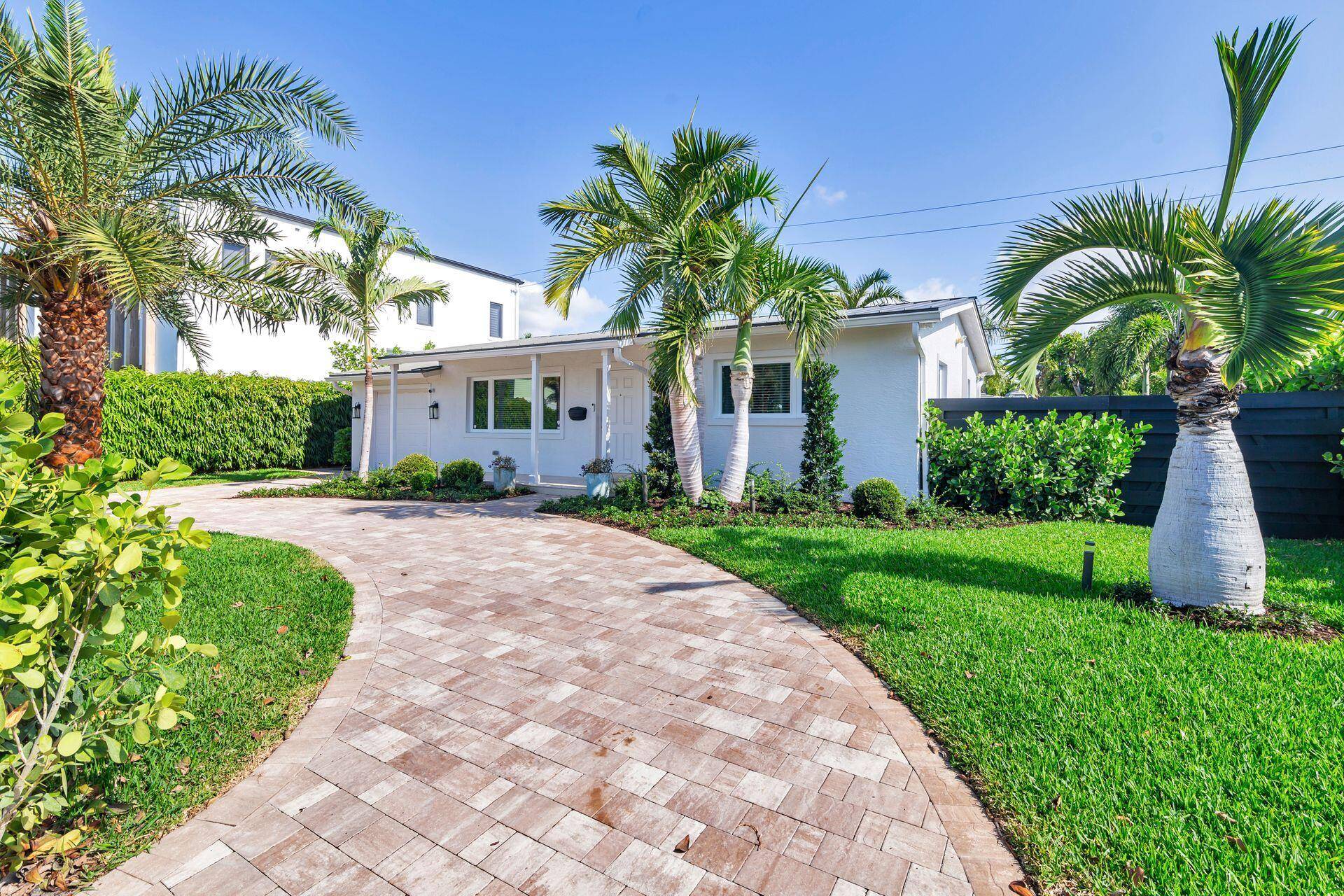 Set among waterfront and multi million dollar properties, this 3 bedroom 2 bath home located in SoSo is just delightful.