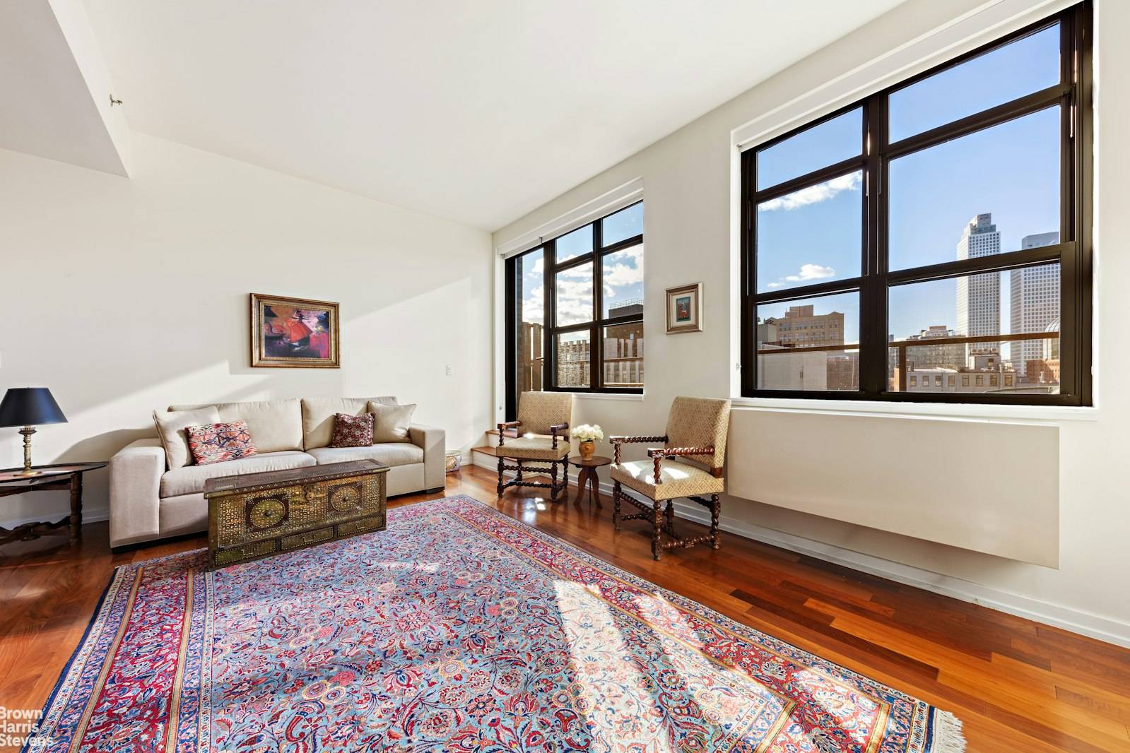 Welcome to this rarely available, stunning duplex penthouse PHQ at 80 Metropolitan.