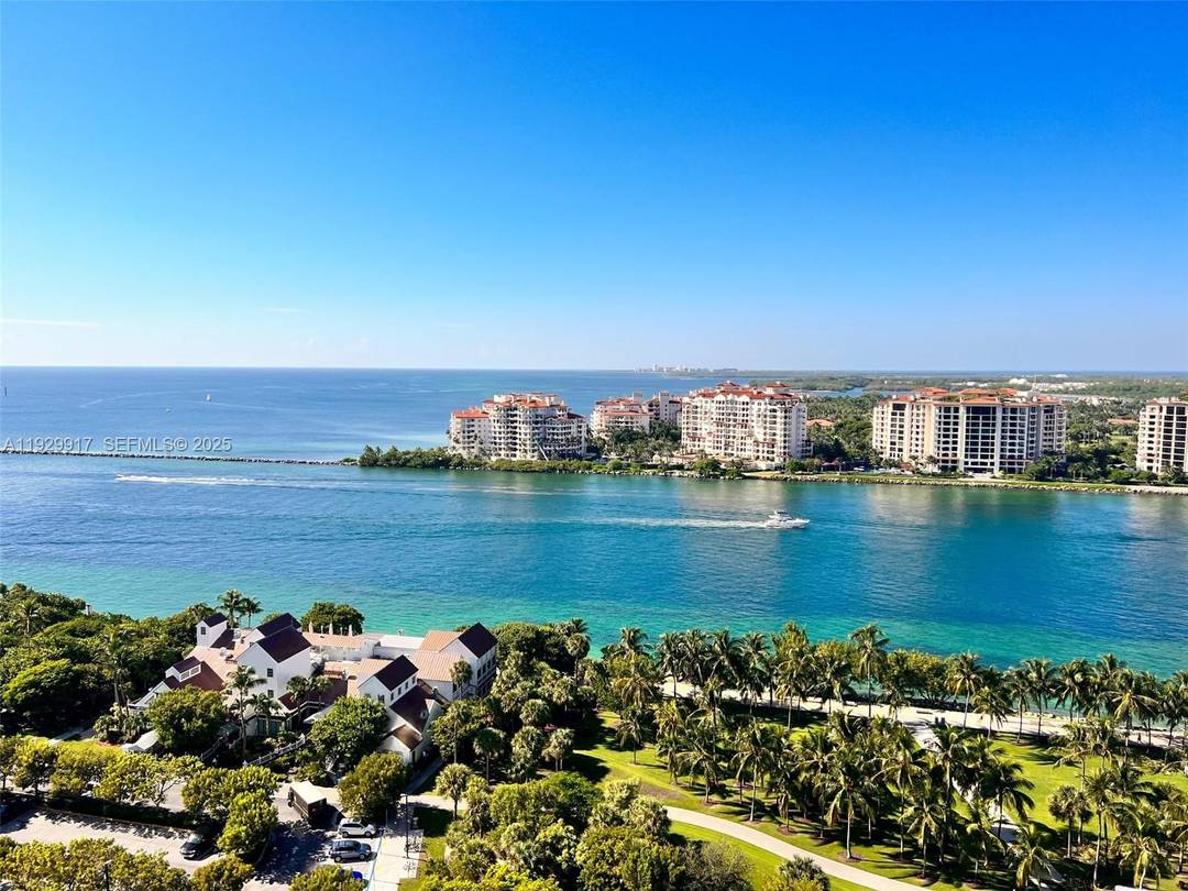 Amazing unobstructed views of Government Cut, ocean, Biscayne Bay amp ; the Miami Skyline.
